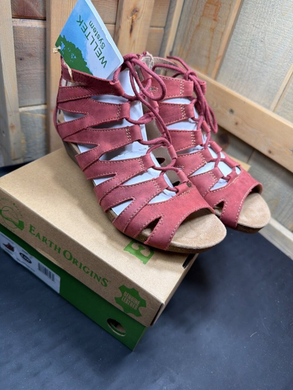 NIB Earth Origins Womens 6 W Wide Harley Red Vintage Leather Gladiator Sandals - Picture 3 of 9